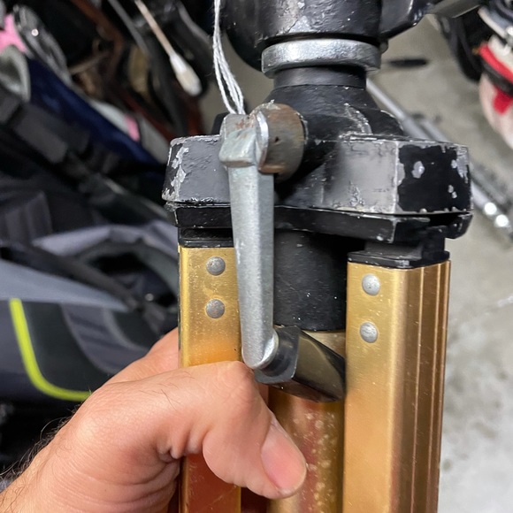 Vintage camera tripod by Coaster with extendable legs . - Picture 9 of 12